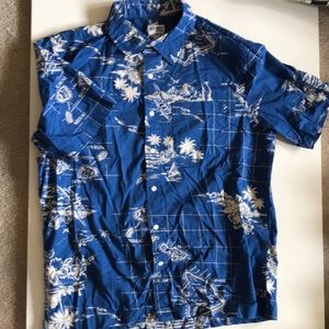 Old Navy- classic fit-Hawaiian Shirt- L